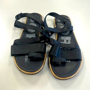 Sorel Ella Criss Cross black leather sandal Sz 8.5